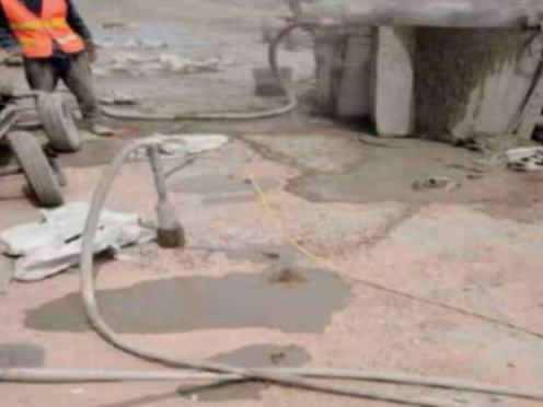 苏家屯水泥混凝土路面板底注浆技术 路面脱空注浆整治方案